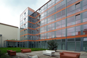  Da bei der Stahlskelettbauweise die Innenwände nicht statisch tragend sind, bietet sie Flexibilität bei der Raumgestaltung, hier ein Studentenwohnheim 