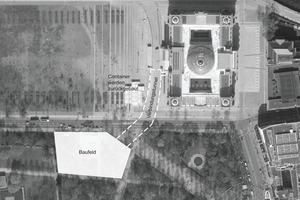  Luftbildaufnahme: Eingefügt ist das Baufeld und die Lage des Besuchertunnels, der das BIZ direkt mit dem Reichstagsgebäude verbindet 