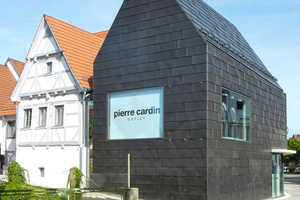  Harmonie und Kontrast: Ein Geschäftshaus in Metzingen wurde komplett mit Venusblei verkleidet 