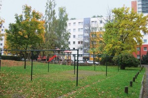  Großwohnsiedlung in Dresden. Das Gebiet ist stark begrünt. Trotzdem ist die Zufriedenheit der Bewohner gering 